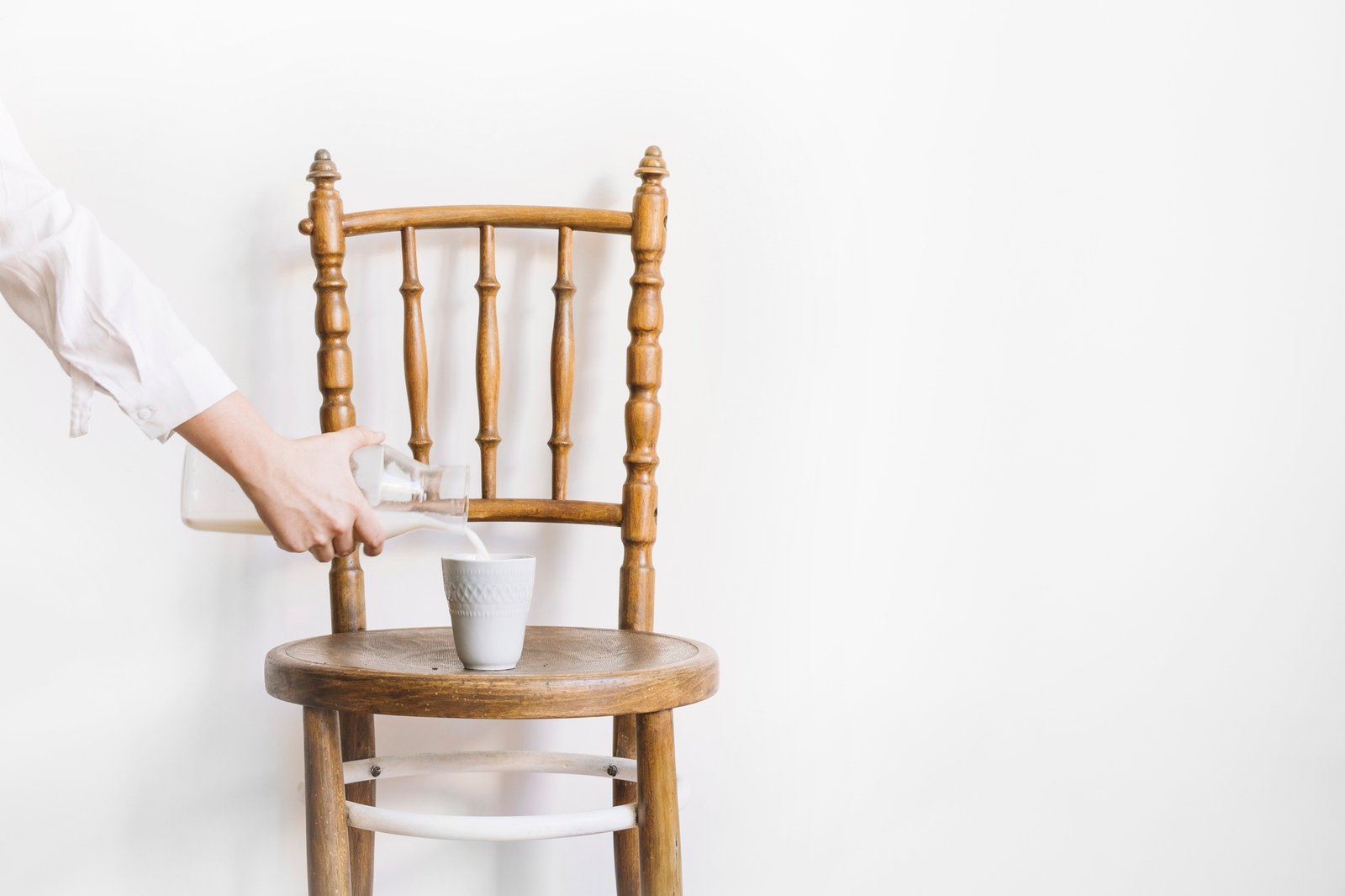 http://img.b2bpic.net/free-photo/milk-chair_23-2147730970.jpg