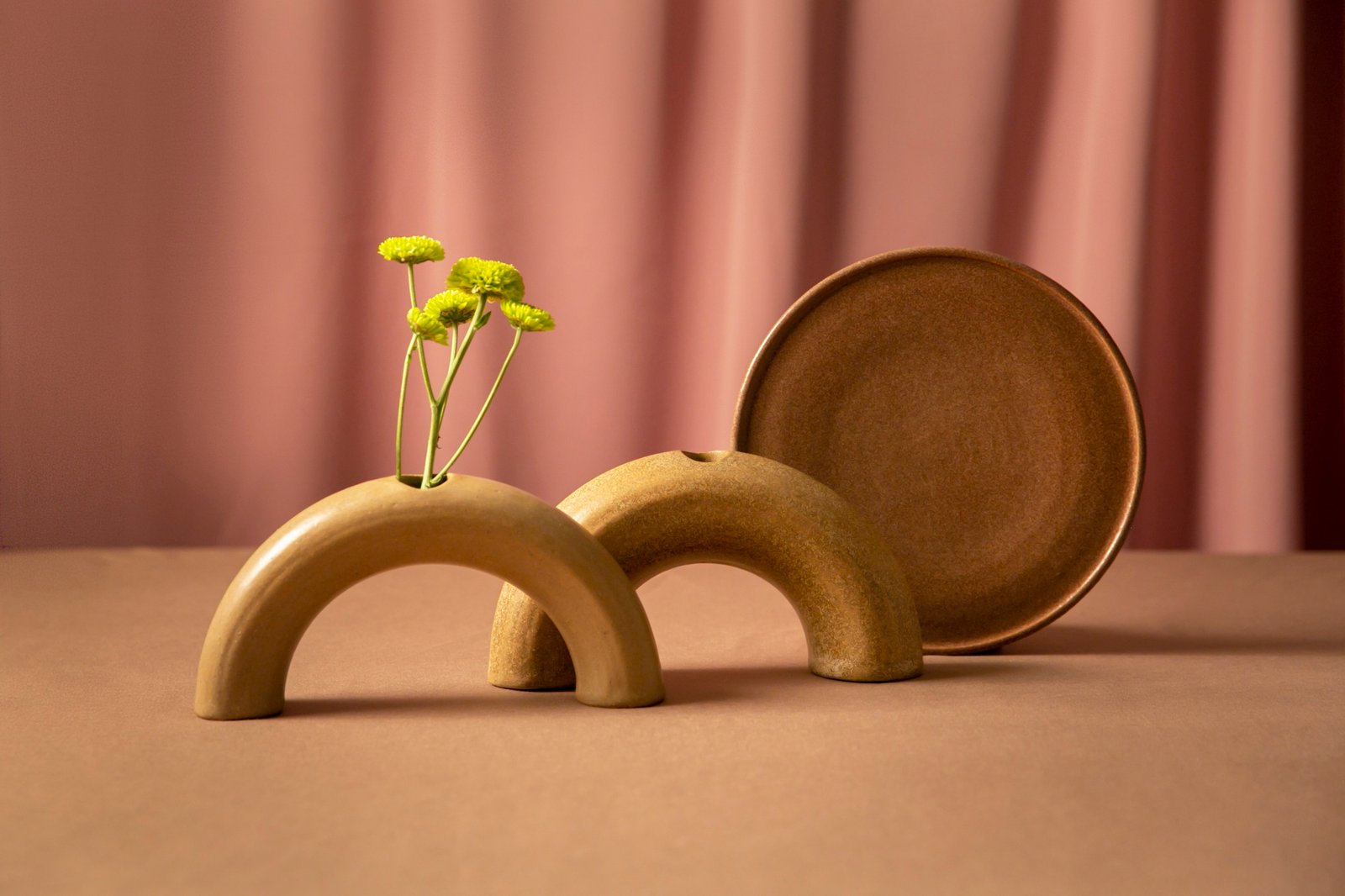 http://img.b2bpic.net/free-photo/still-life-with-plants-deco_23-2149192253.jpg
